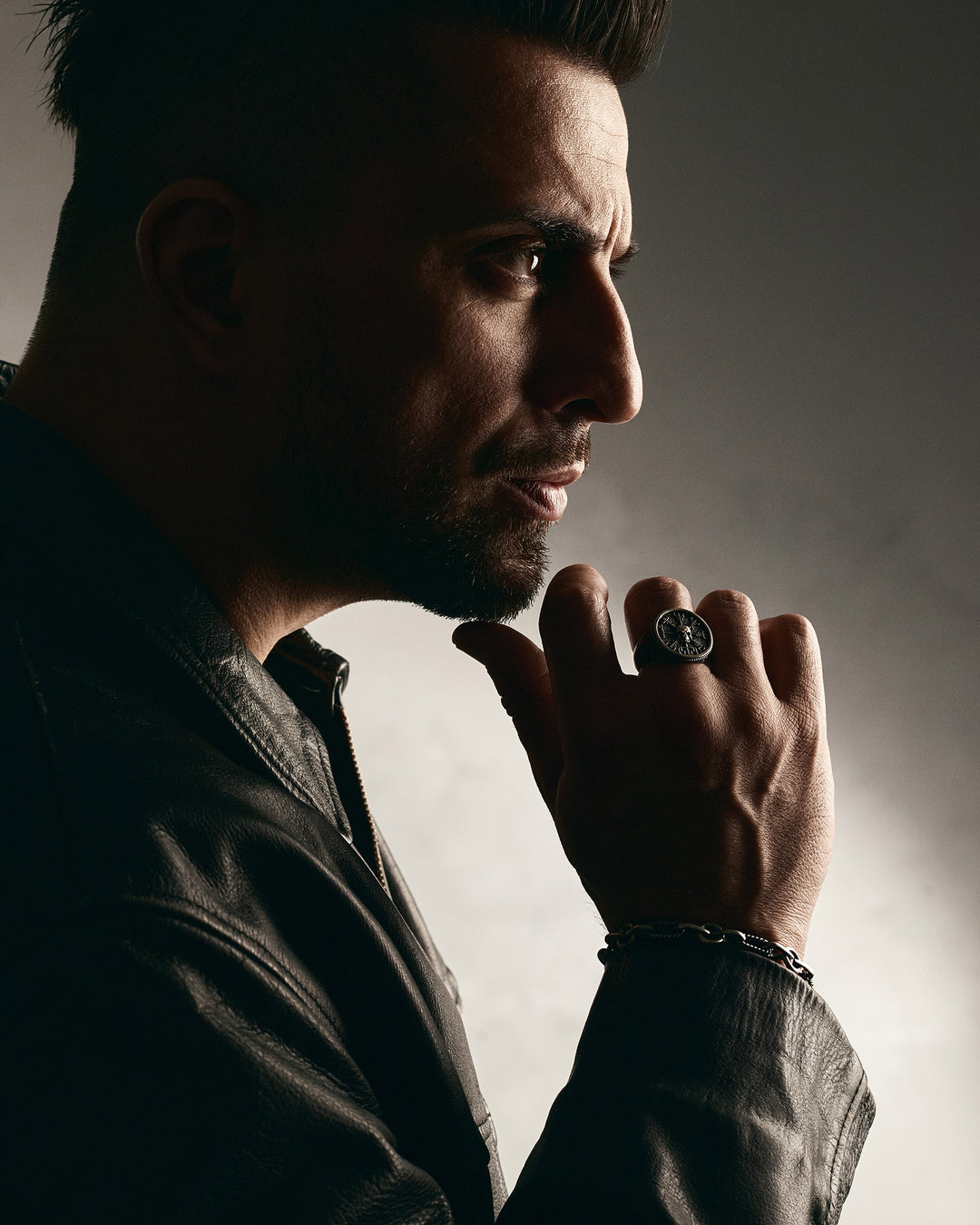 VEGVISIR WITH SKULL silver ring