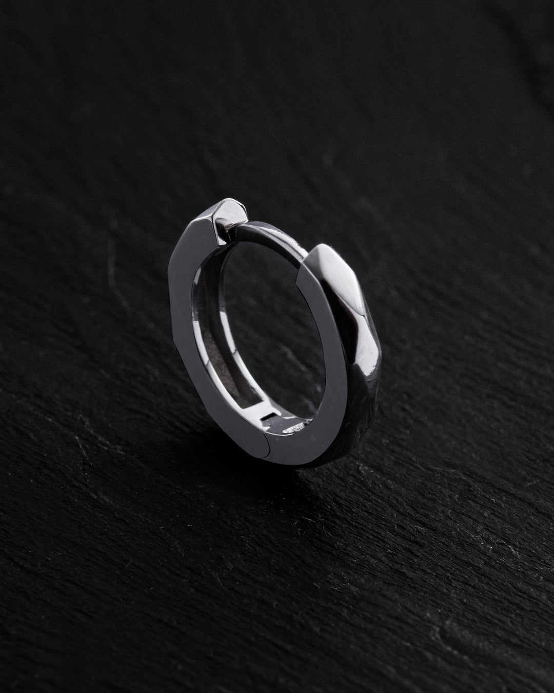 14k white gold single earring FLASH