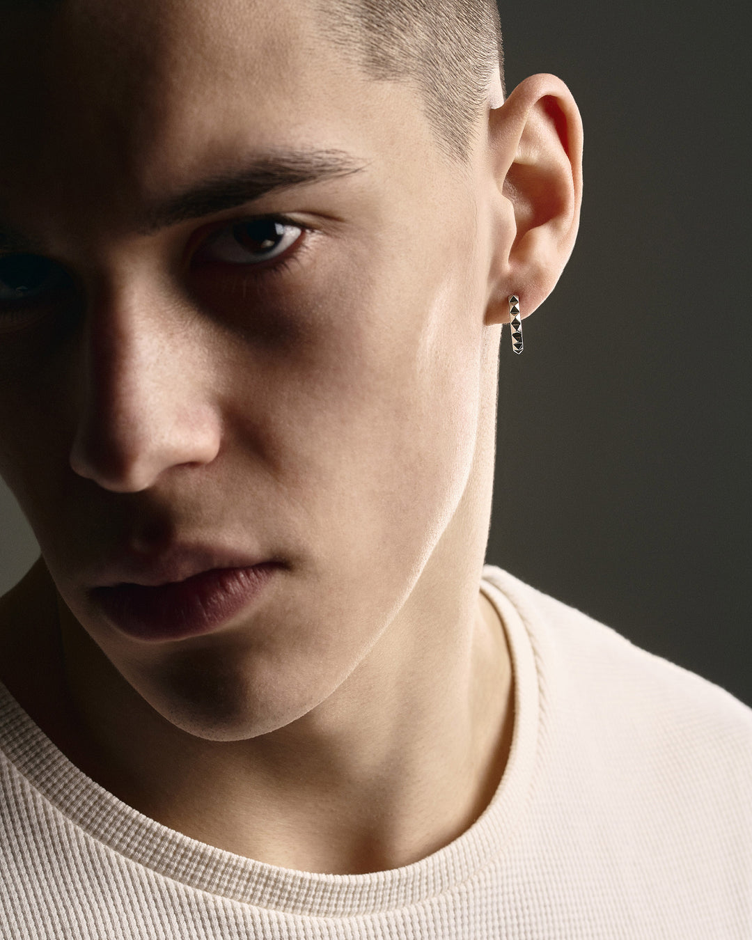 14k white gold single earring HARD