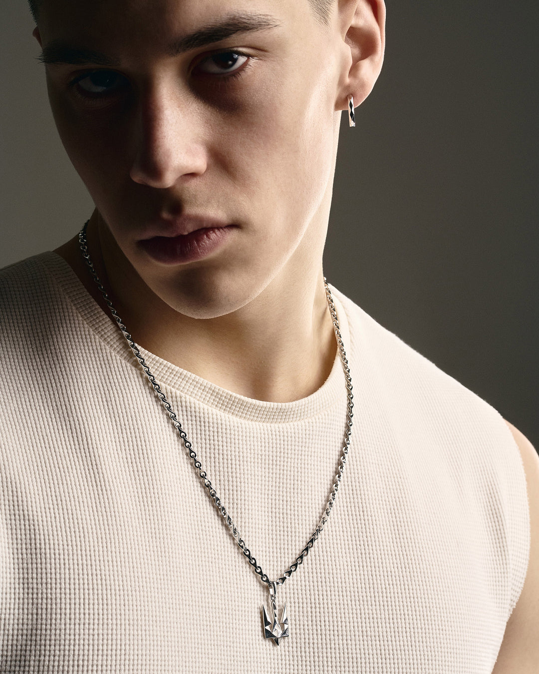 14k white gold single earring FLASH