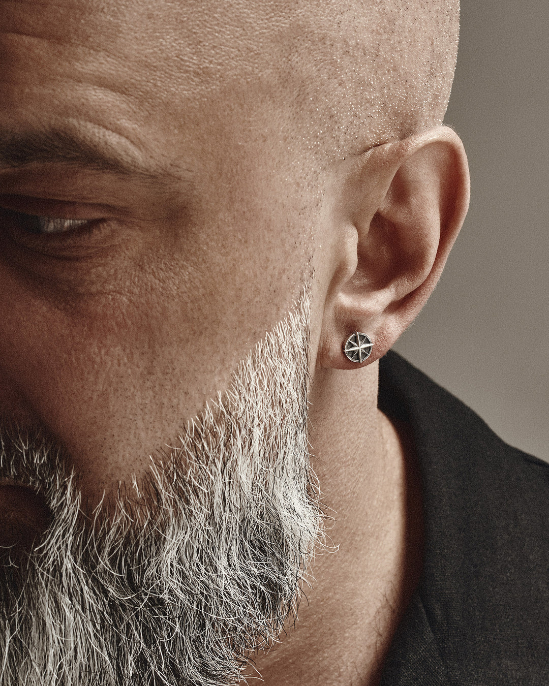 Silver single earring COMPASS