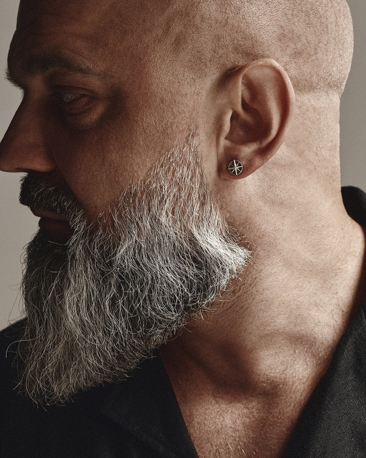 Silver single earring COMPASS