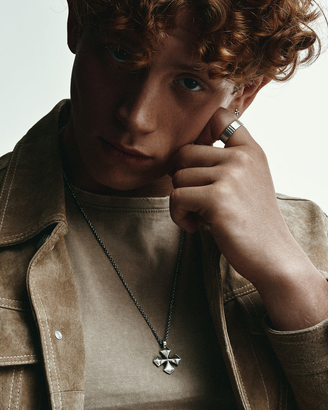 Silver single earring CROSS PATTÉE