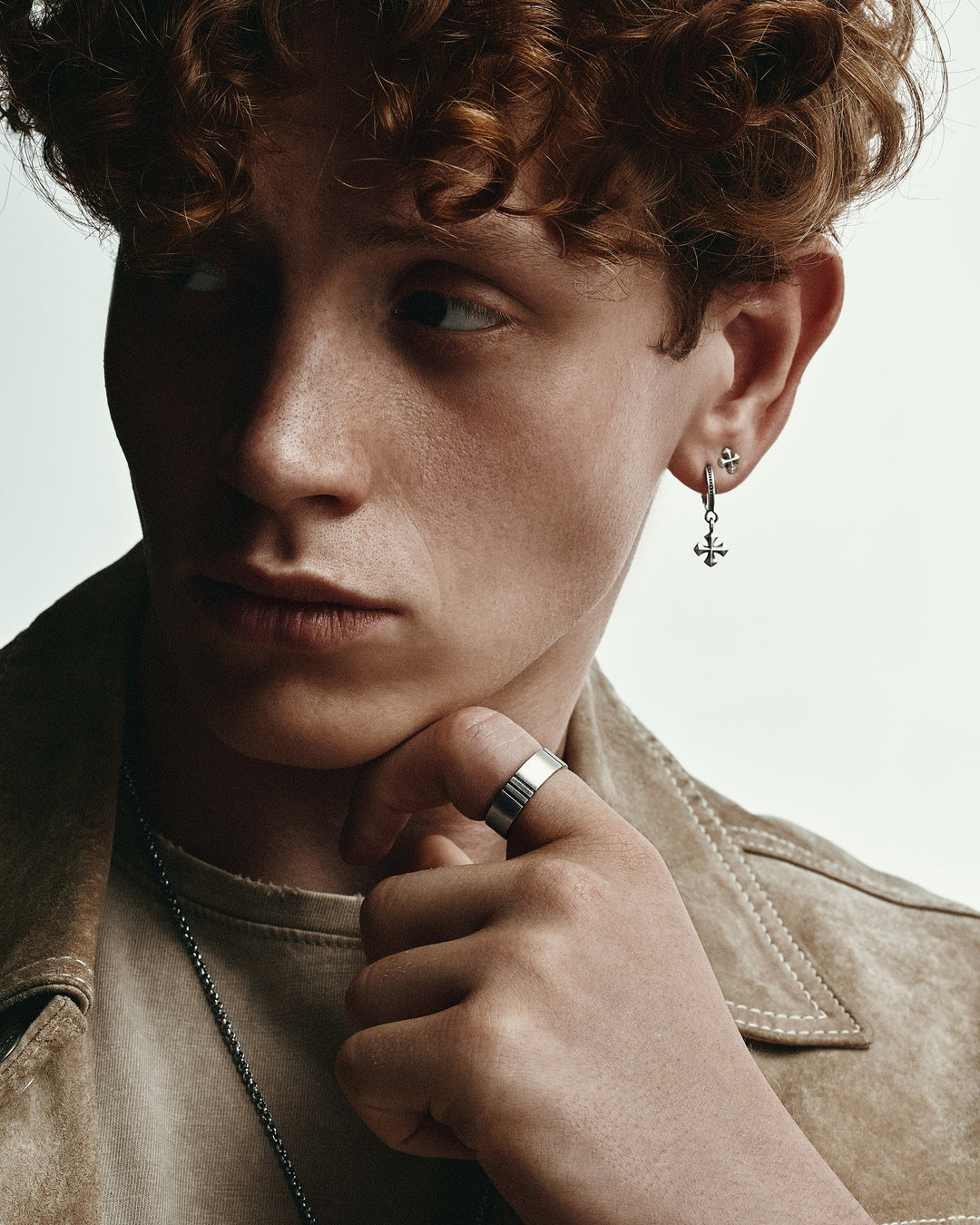 Silver single earring CROSS PATTÉE