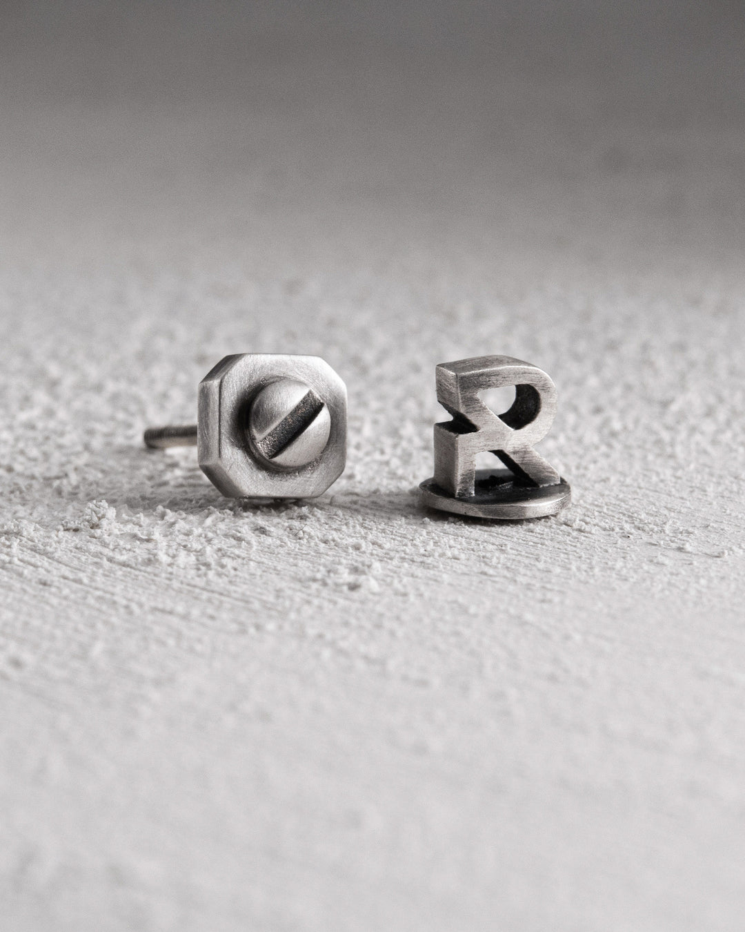 Silver mono - earring SINGULA