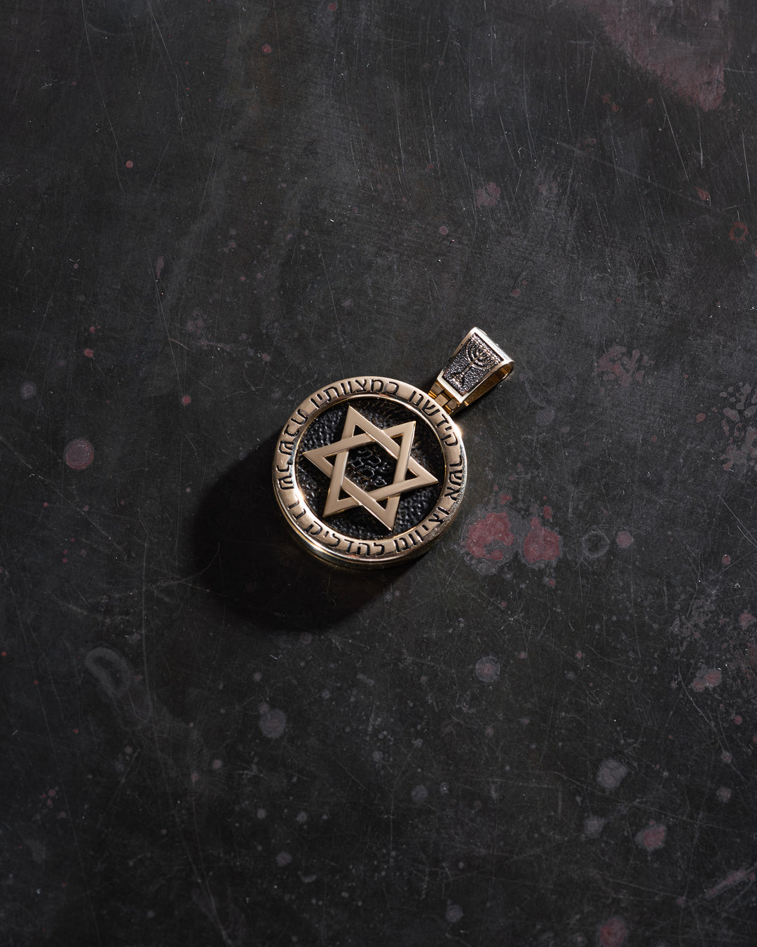 702bb3b064d8a98c72e7c64ab195b95c