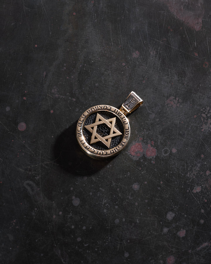 702bb3b064d8a98c72e7c64ab195b95c