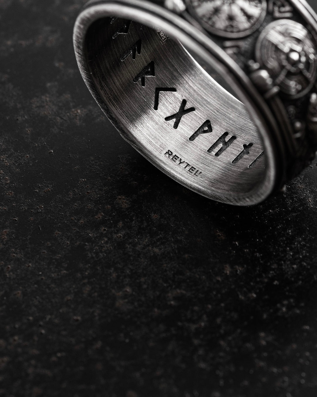 b8885382c41bcb37c20f9d23980303b9