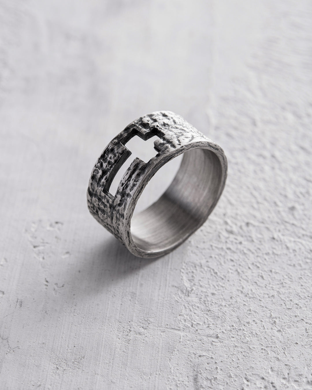 b13741d50f3f5833079a9ea21f4bd18e