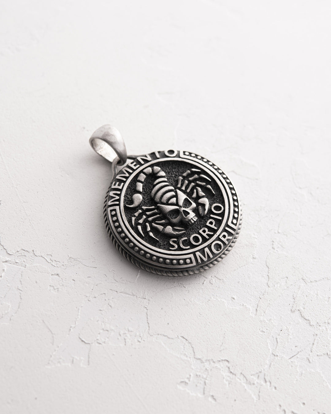 Ciondolo in argento Segno zodiacale - SCORPIONE. MEMENTO MORI