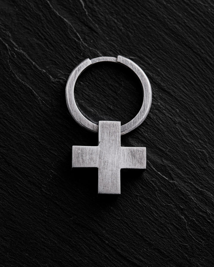 Silver single earring VERITAS