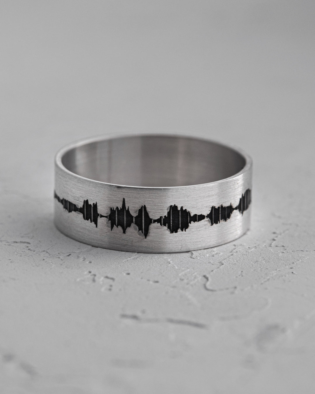 Silver ring SOUNDWAVE ENGRAVING