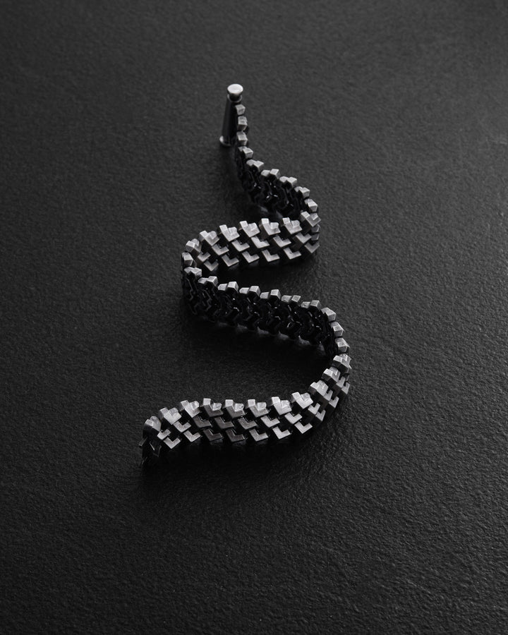 Silver bracelet DOOLHOF