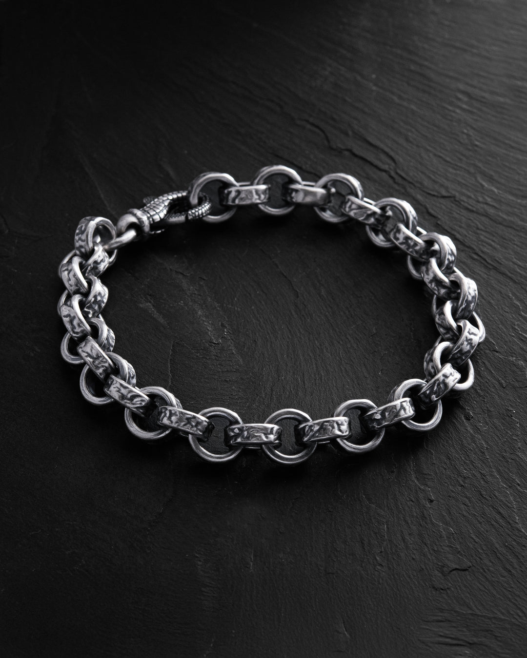 8b30a843f2f101d3203cf9724d1c6b39