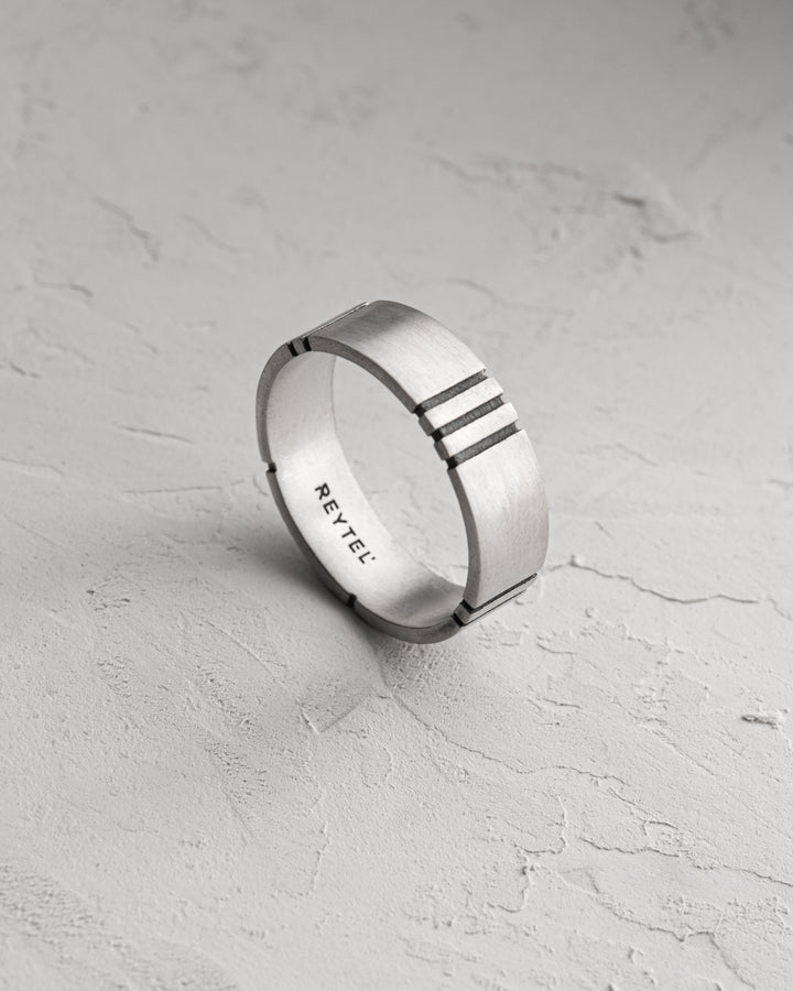 Silver ring EINFALDUR