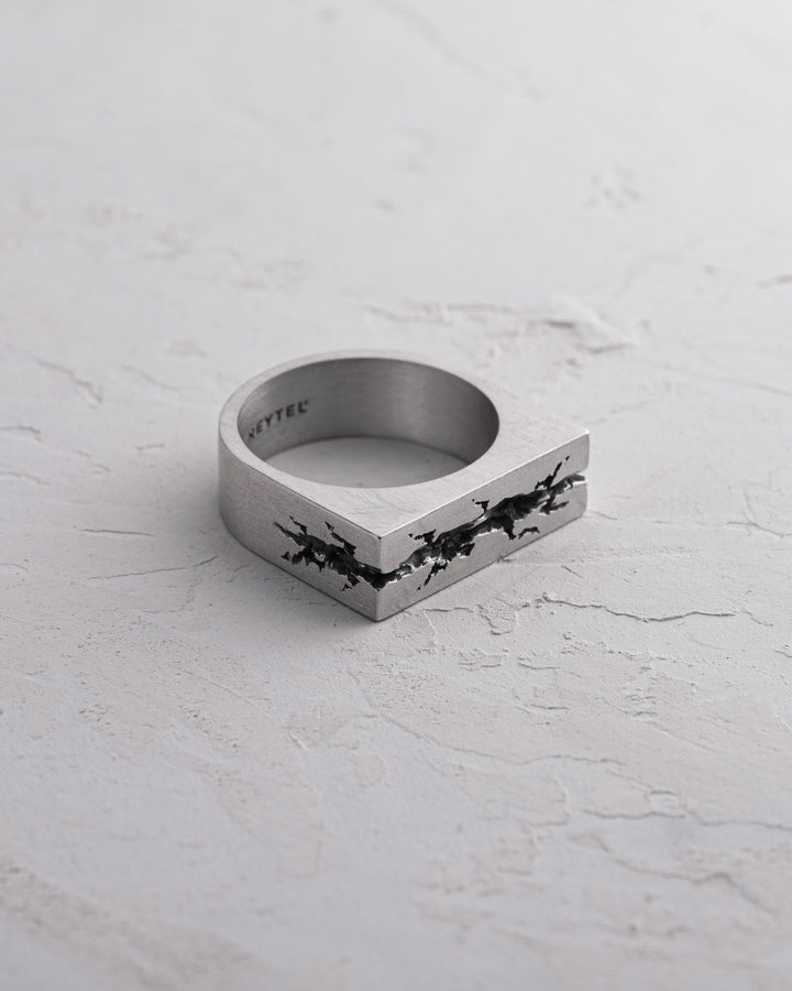 Silver ring FRACTURE