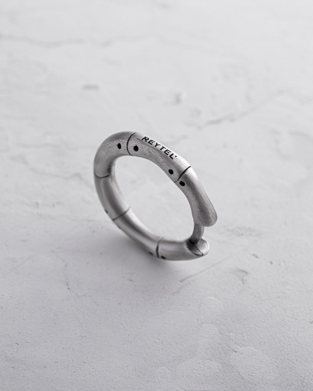 Silver single earring TRIN