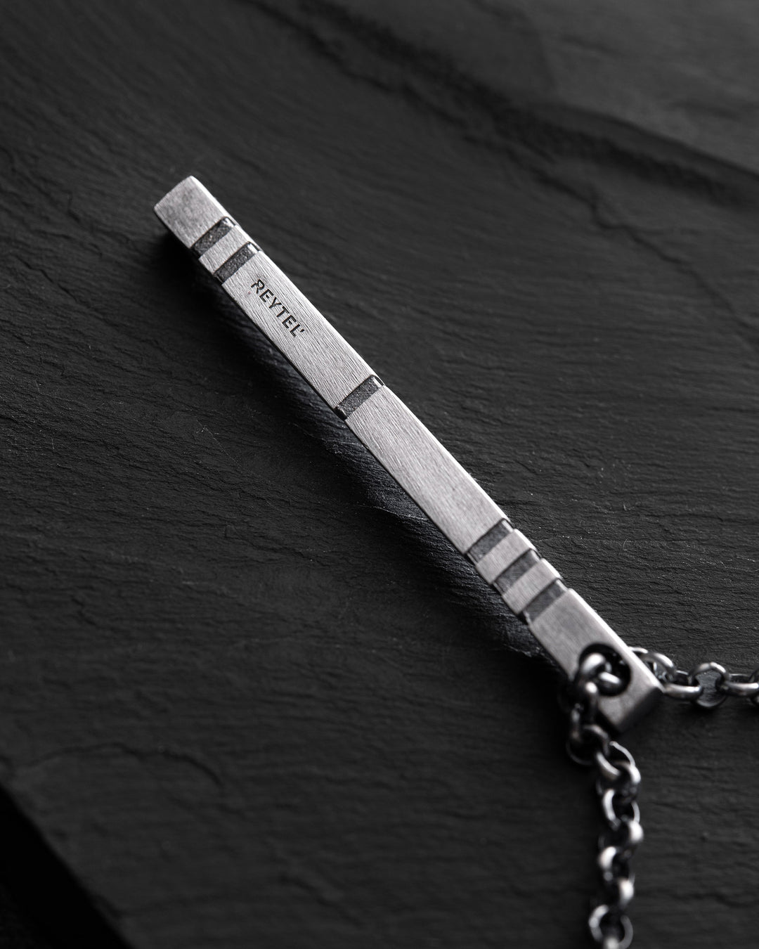 Silver pendant on chain SCELTA