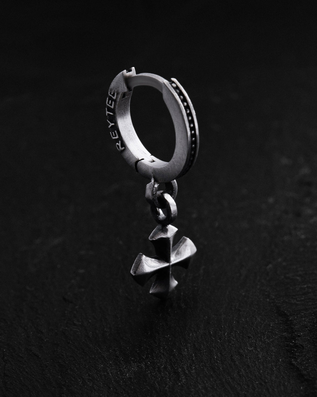 Silver single earring CROSS PATTÉE