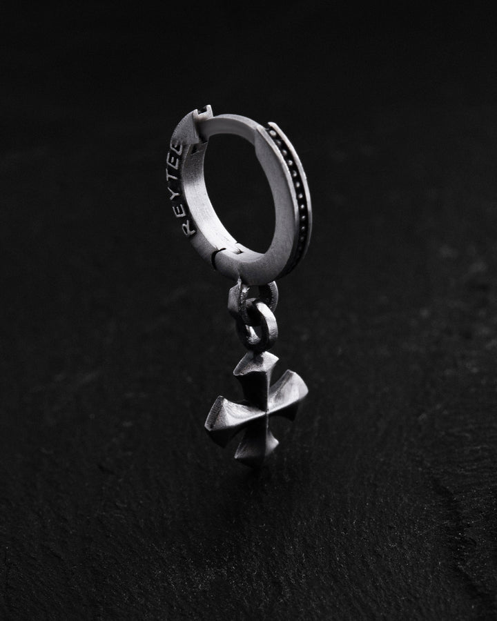 Silver single earring CROSS PATTÉE