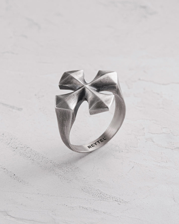 Silver ring CROSS PATTÉE