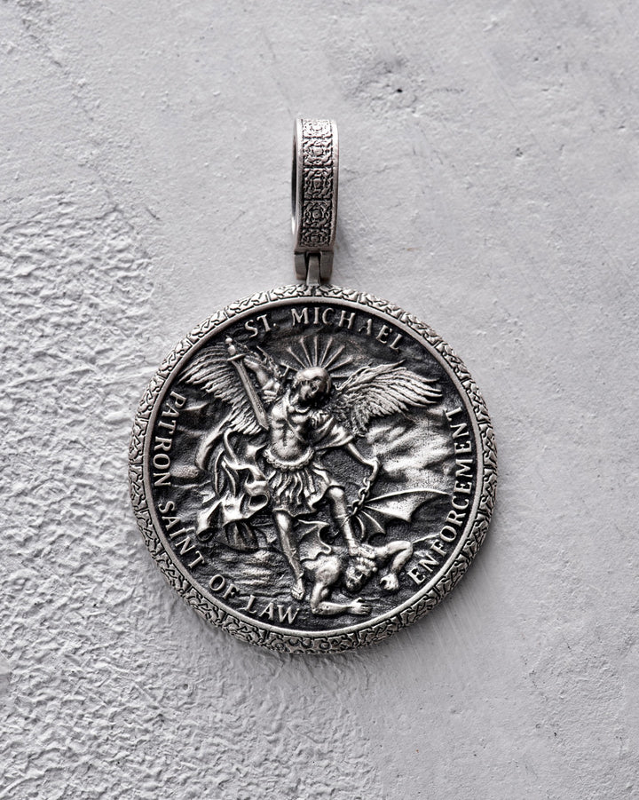 9aa6d5c79b9310eaab3fdd1e74aa4baf