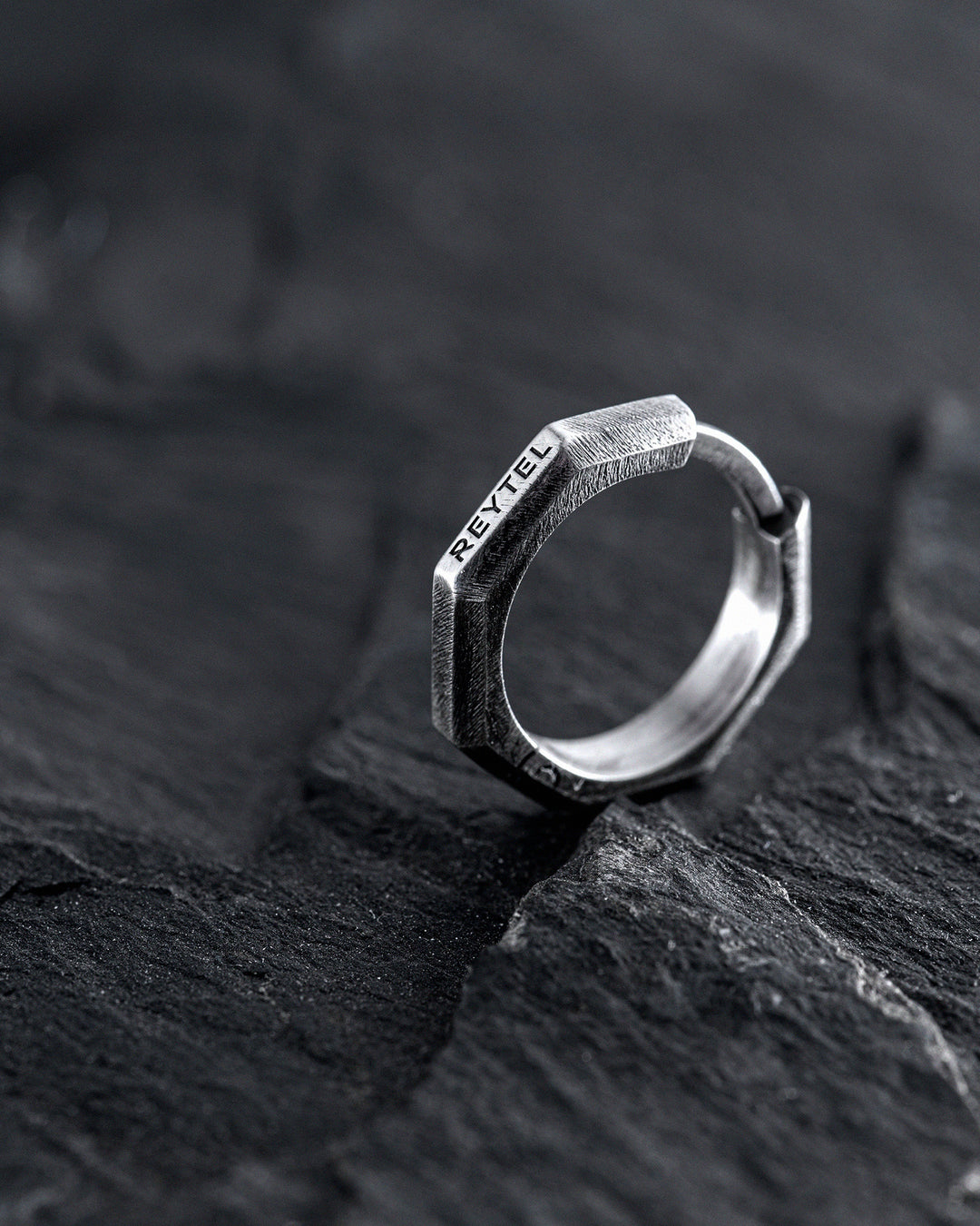 5ac799d94749a359e518ae95433329d9