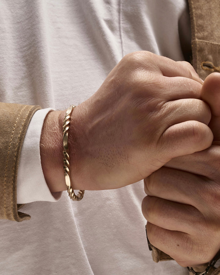 bde27f1f16198a174c8ba9885739b5ab