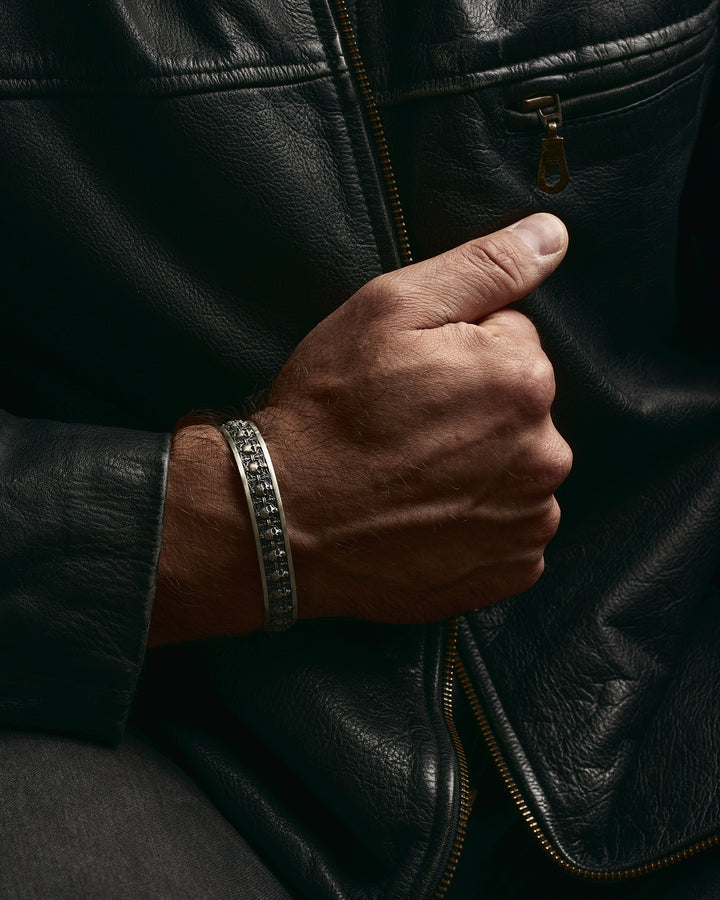 43520ad73bc32dd244624d6100e06ef9