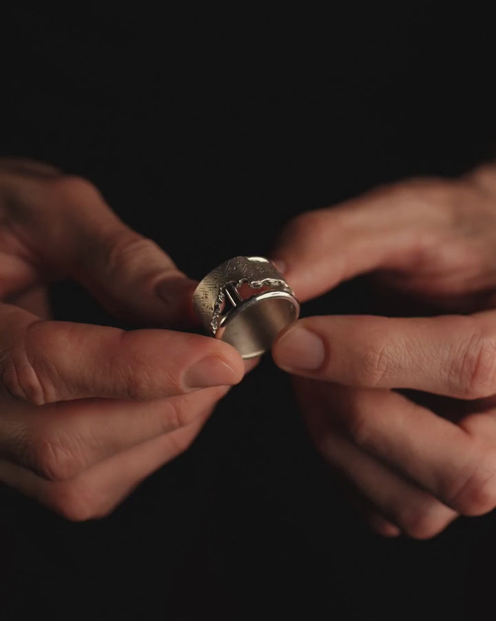 Silver ring LEISTUNG