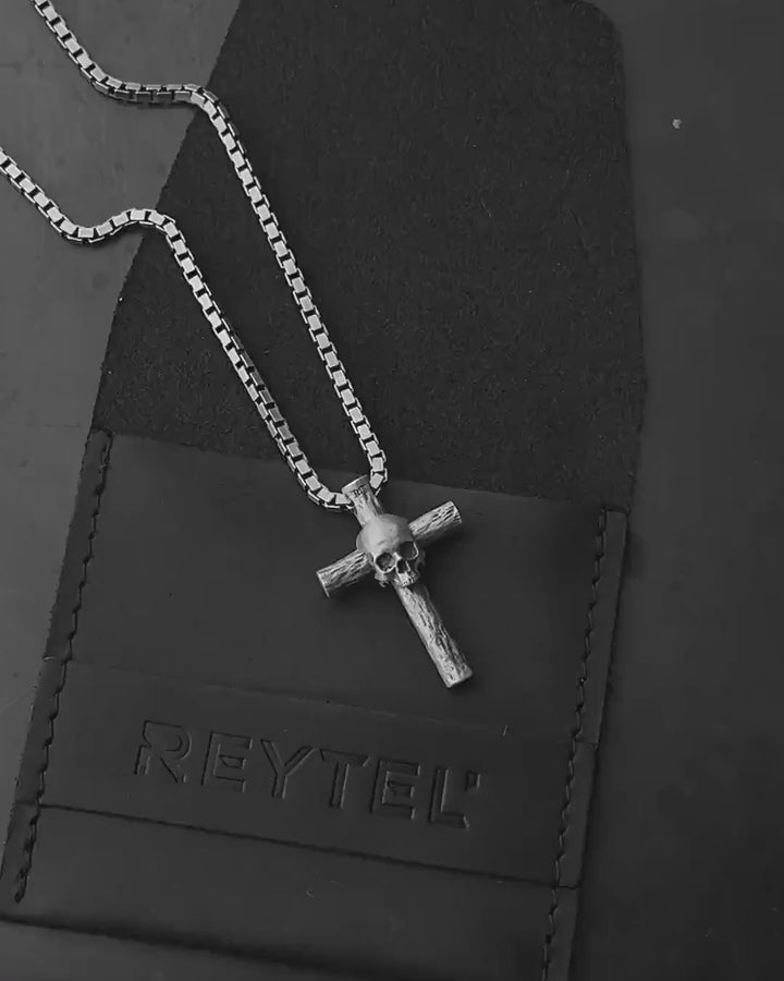 Silver cross MEMENTO MORI