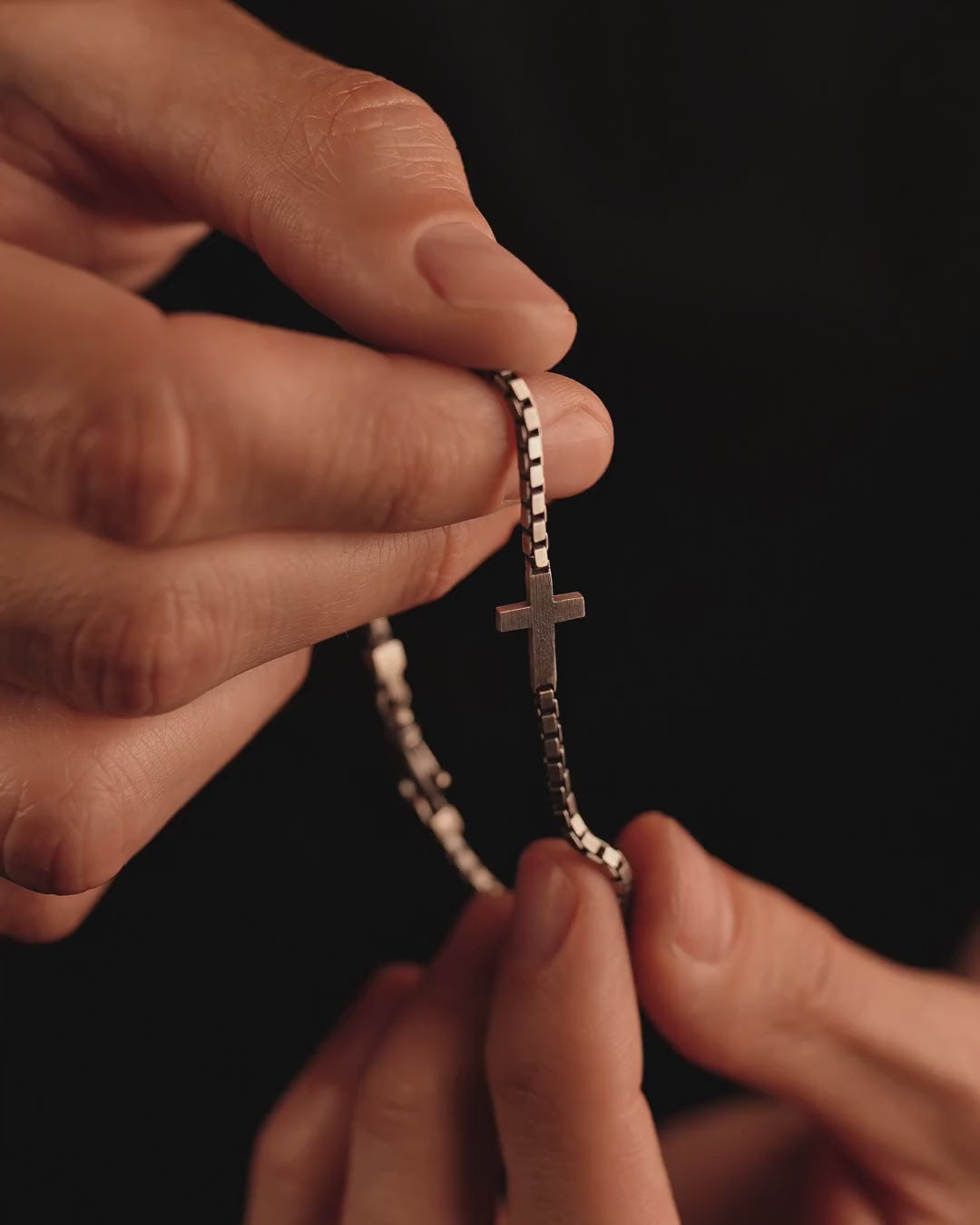 Silver bracelet CROSS