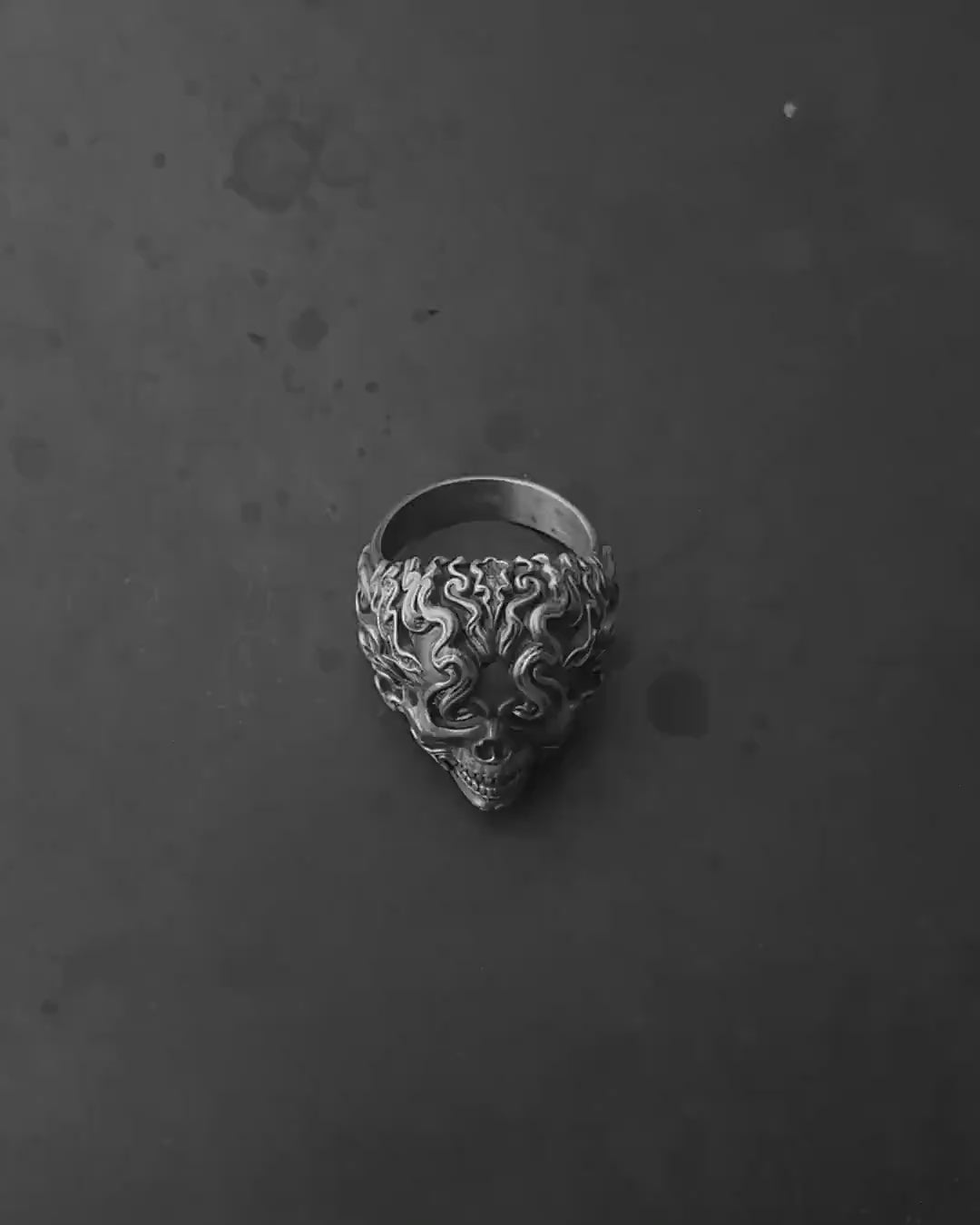 Silver ring MORTALES