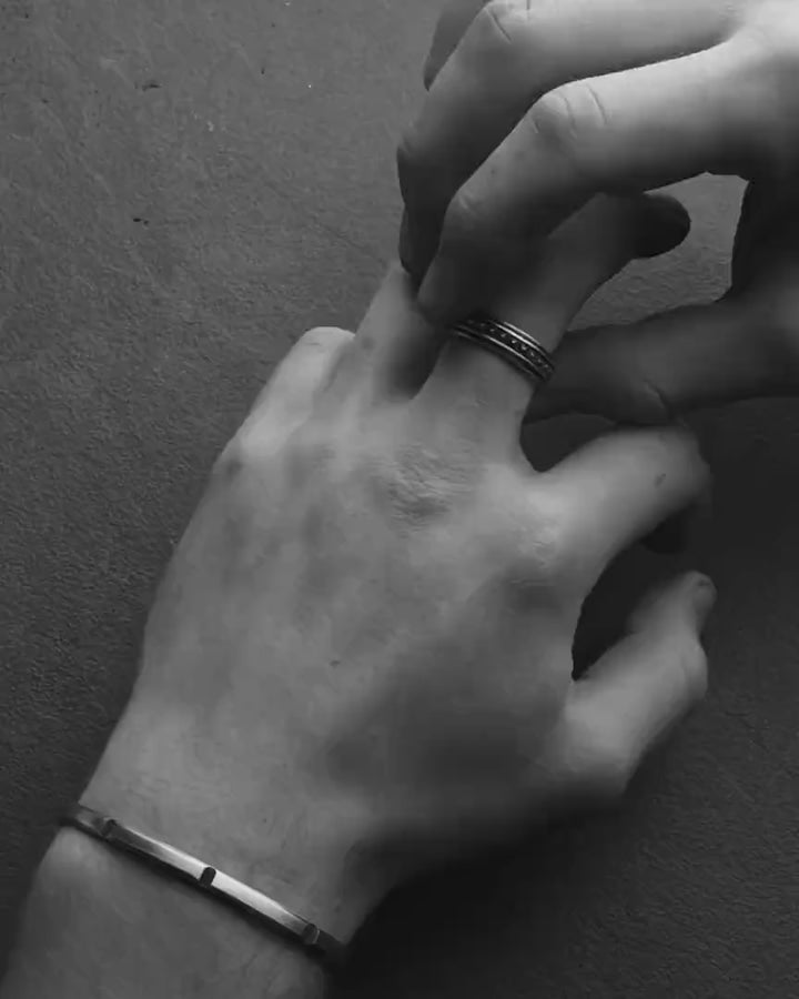 Silver bangle DYNAMICS