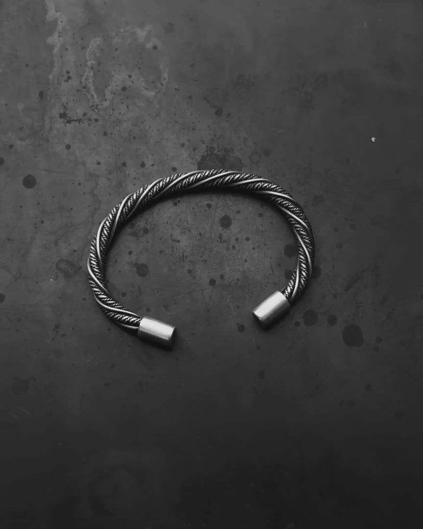 Silver bangle TOUW
