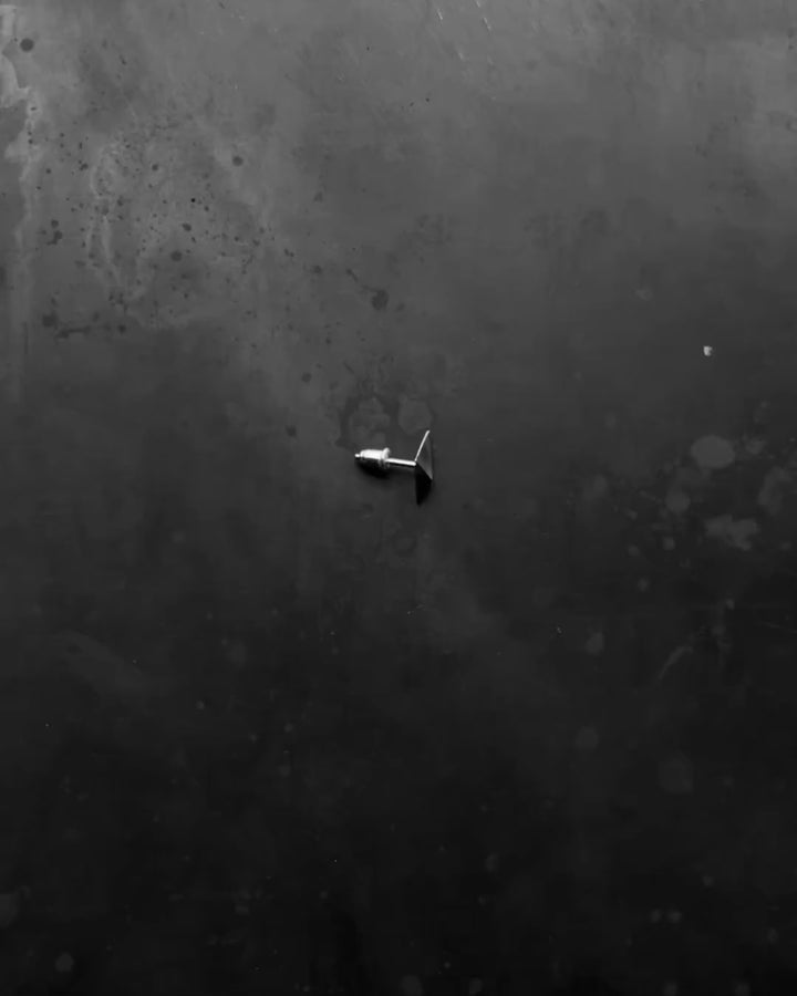 Silver earring PYRAMID