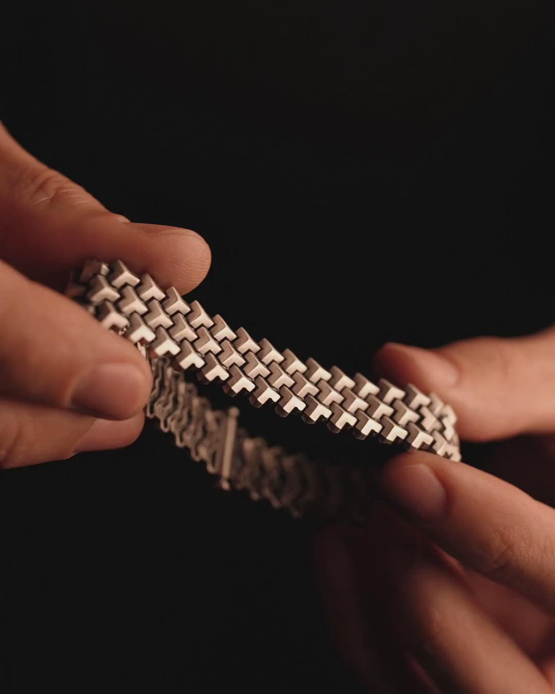 Silver bracelet DOOLHOF