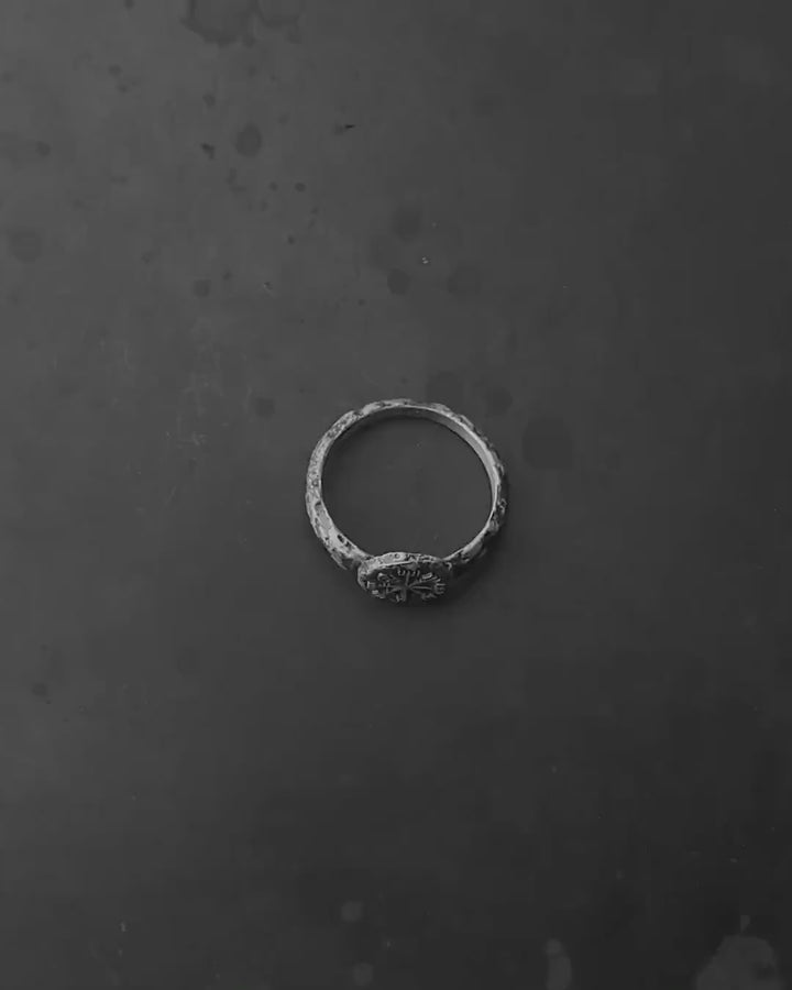 VEGVISIR ON STONE silver ring