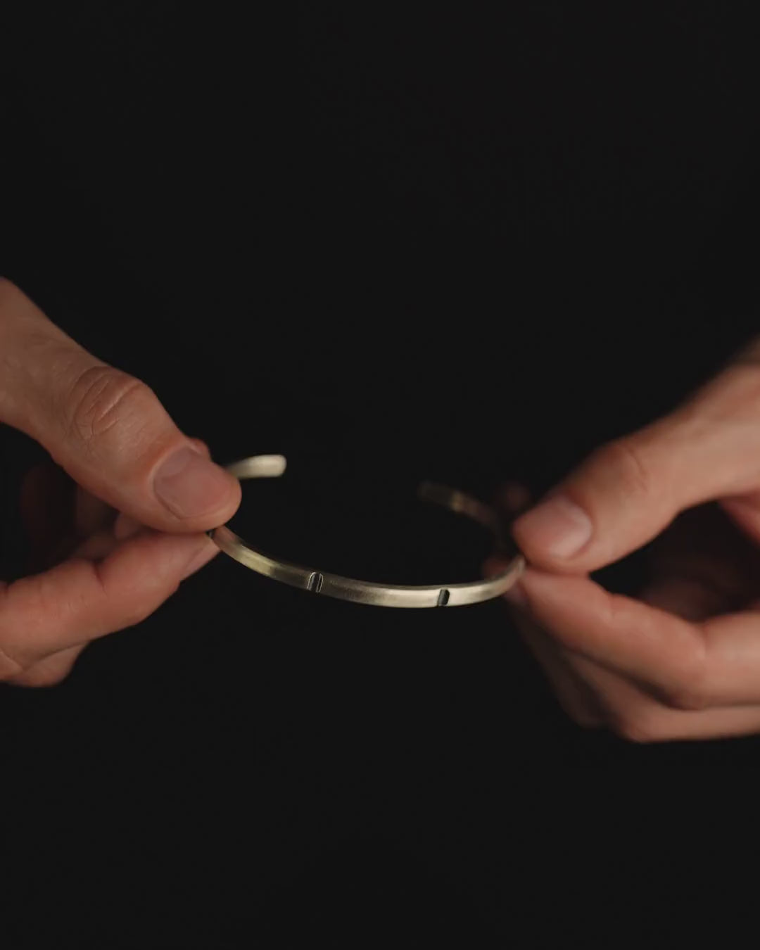 Silver bangle DYNAMICS