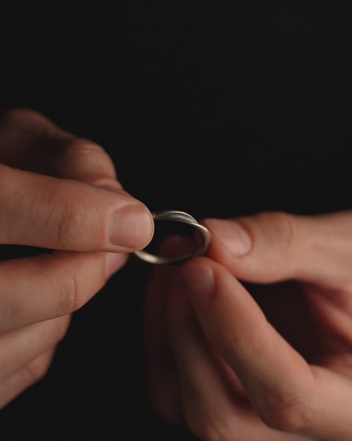 Silver ring LOOPER