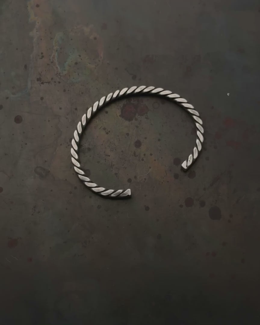 Silver bangle SOFORT