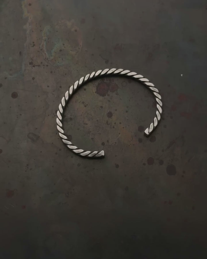 Silver bangle SOFORT