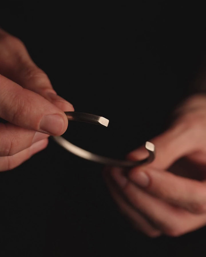 Silver bangle DIGNITY