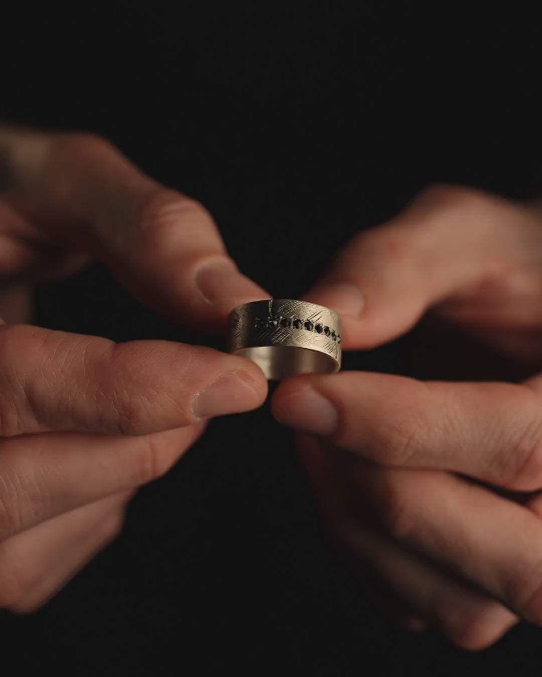 Silver ring ERVARING. BLACK STONES