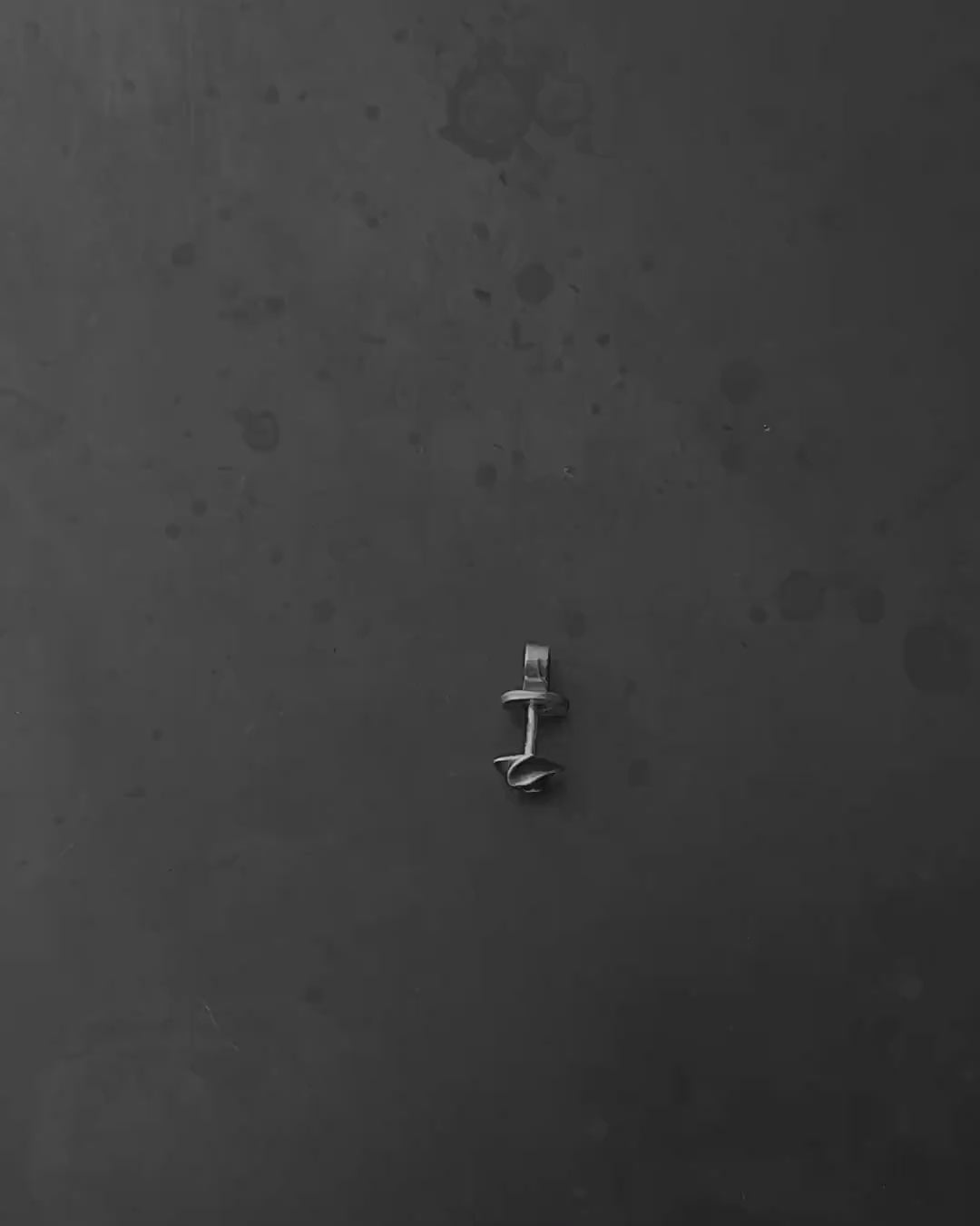 Silver single earring EMBUDO