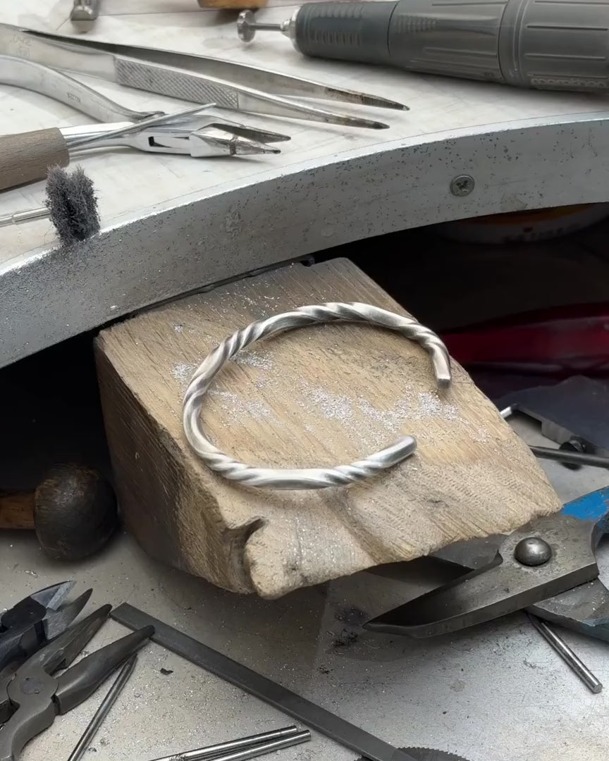 Silver bangle TIME LOOP