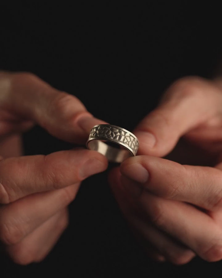 STONE WALLS silver ring