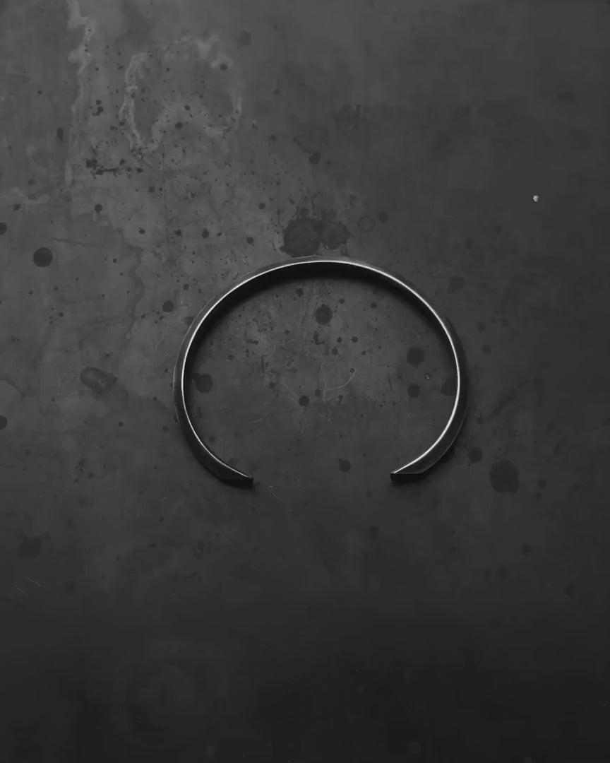 Silver bangle HINGABE