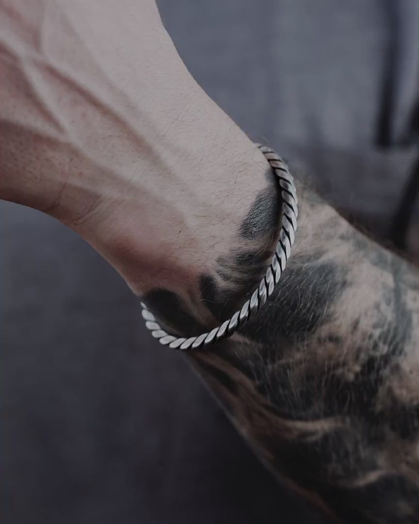 Silver bangle SOFORT