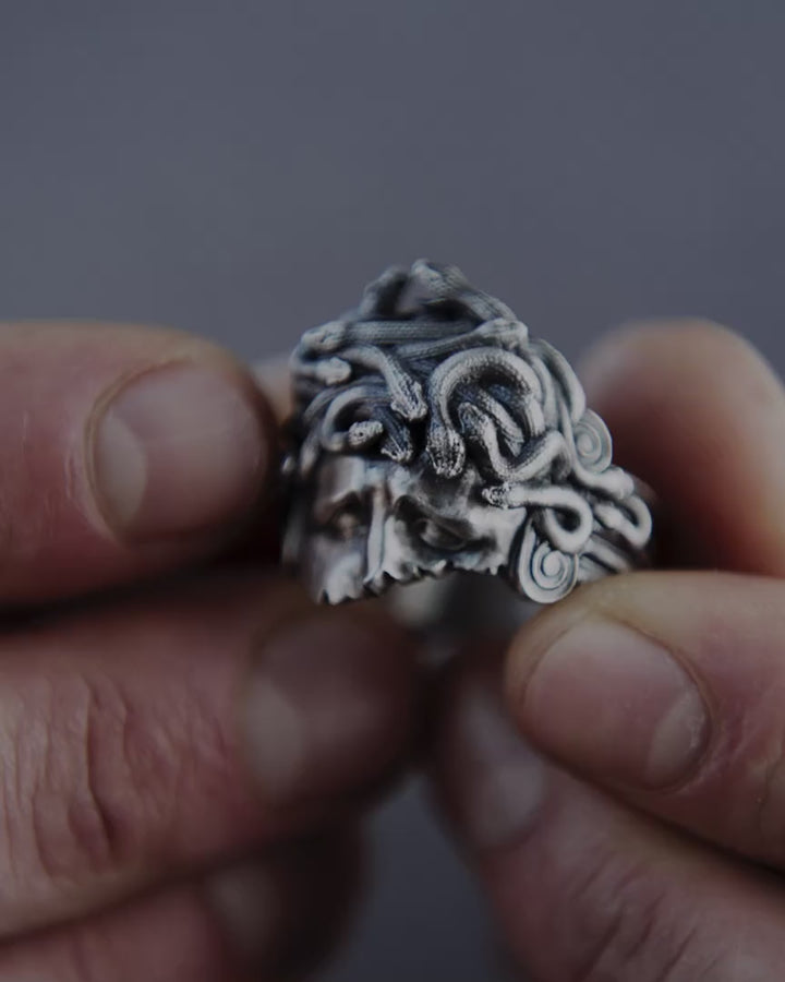 WOUNDED MEDUSA silver ring